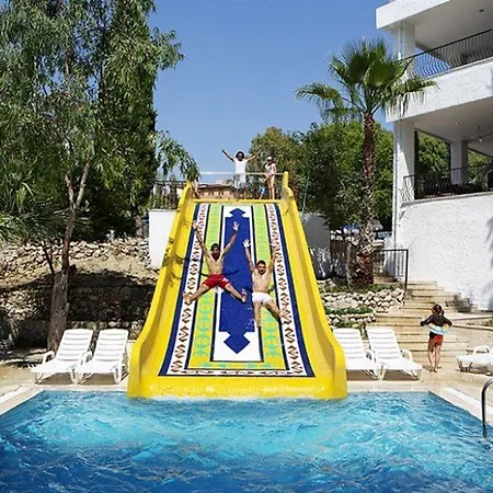 Hotel Larissa Beach Club 3*